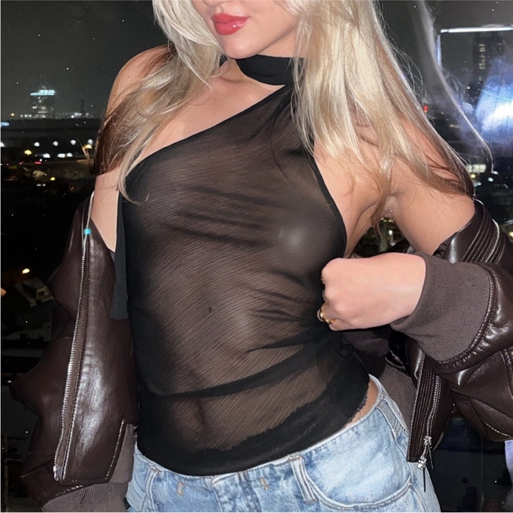 Lioness black halter top